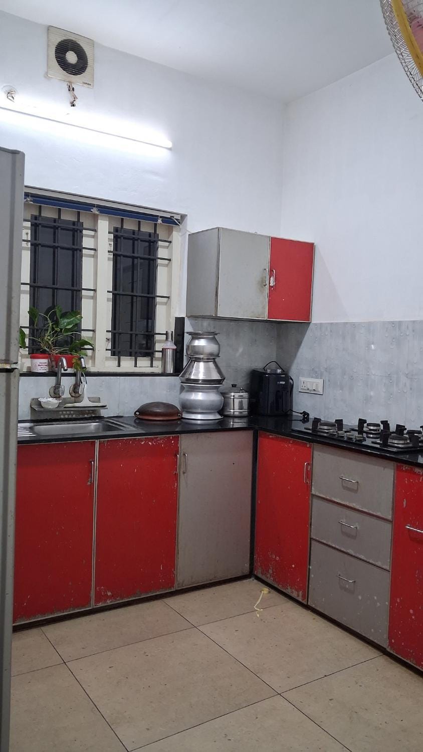 VASUDHA Homes Eroor Only 2Km Distance to Vyttila Hub Apartment in Kochi