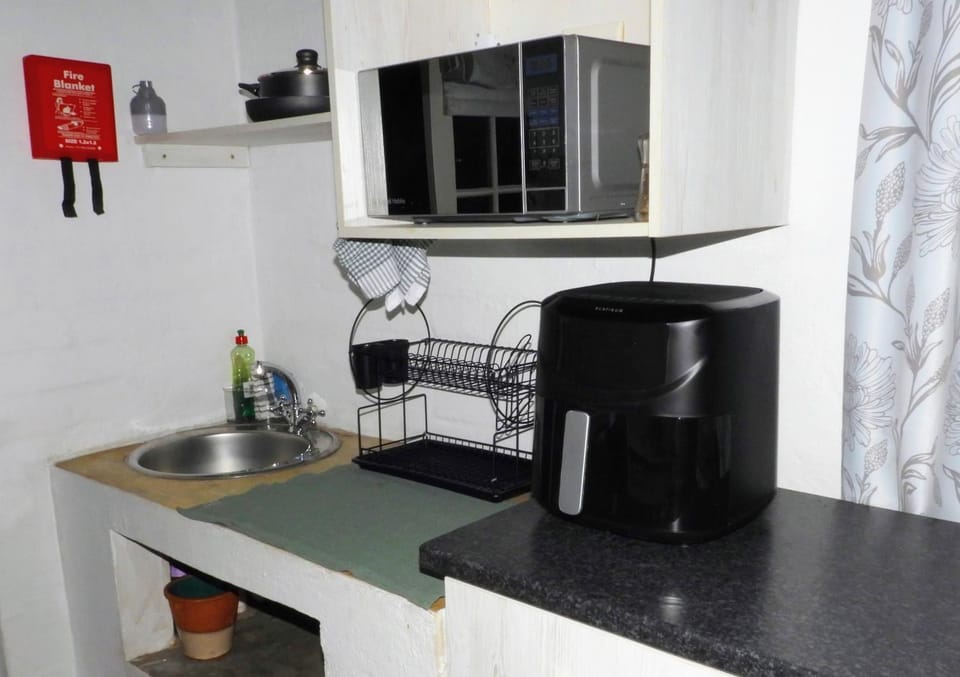 Wood Owl Cottage at The Long Barn Apartment in KwaZulu-Natal