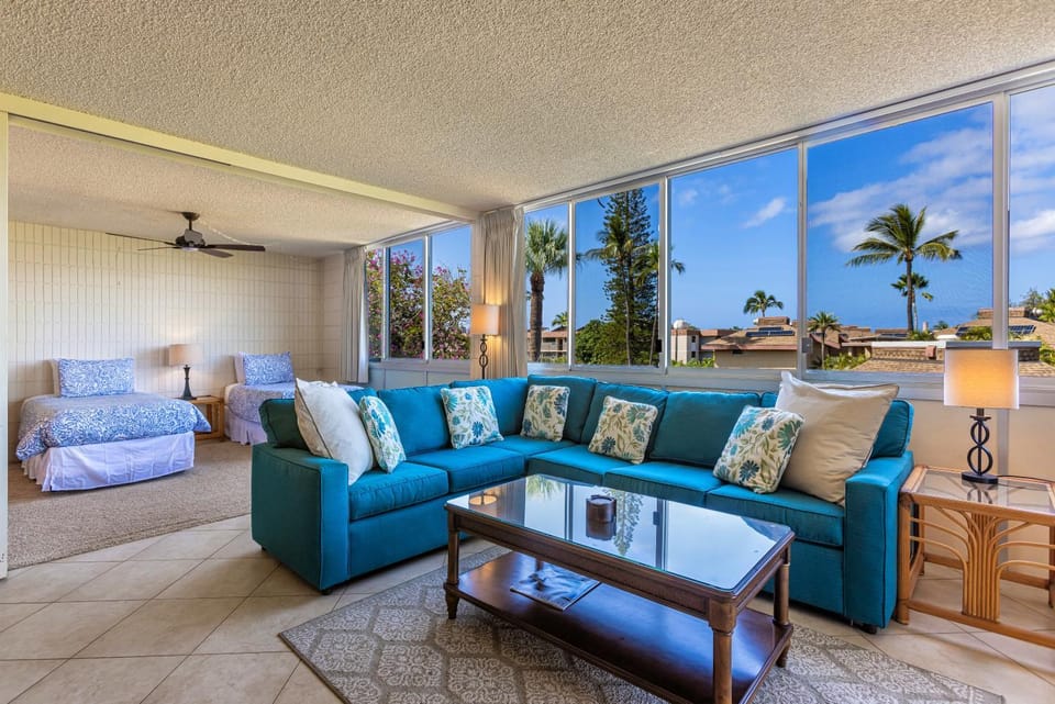 Haleakala Shores #B-301 Across From Kamaole lll, View of Pool Ocean, Quiet Apartment in Kamaole