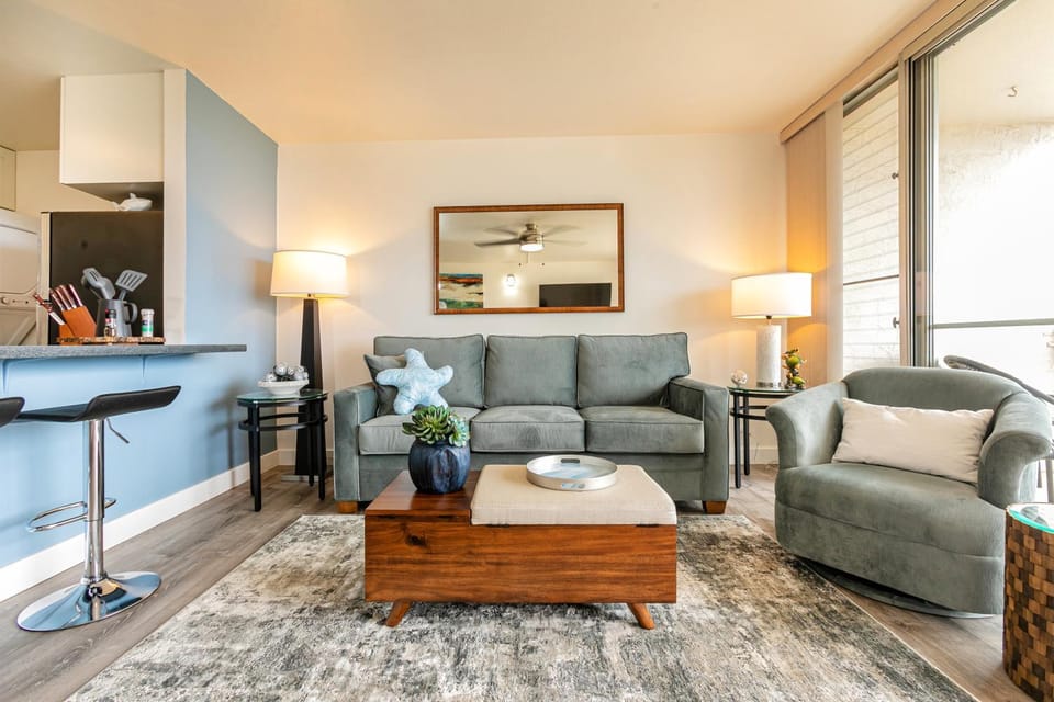 Island Surf #502 Great Location, Ocean View, Across from Kalama Park, A/C Apartment in Kihei