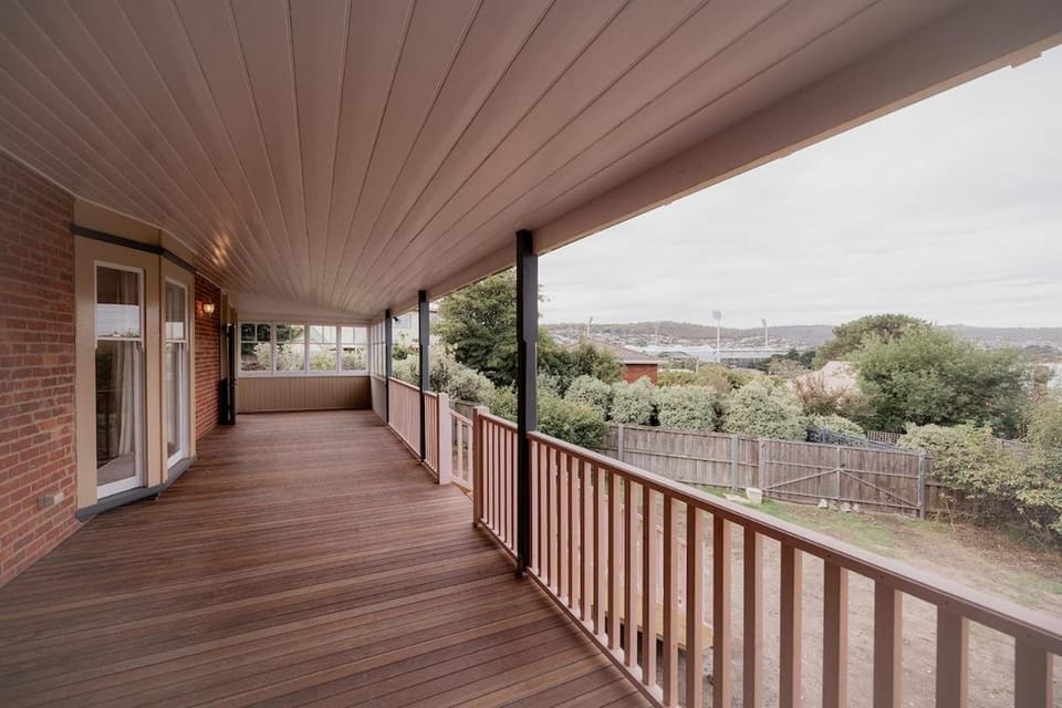 Bellerive Bluff House Spacious family home House in Bellerive