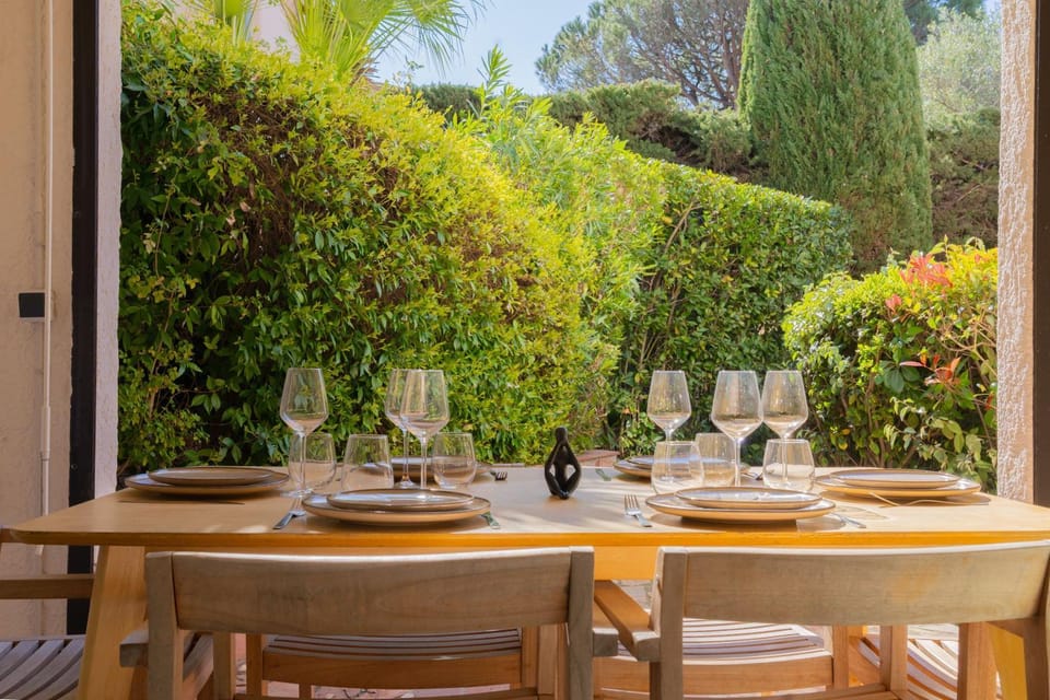 Dining area, Garden view