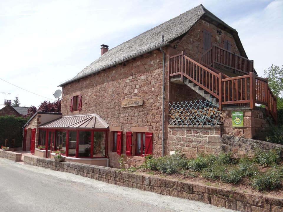 Gîte de groupe La Grange 12330 Nauviale House in Occitanie