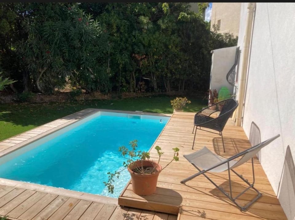 Maison a 20 metres de la mer - Piscine House in Linguizzetta