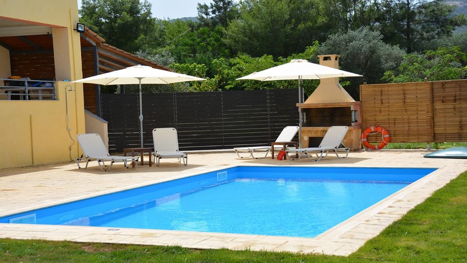 Patio, BBQ facilities, Area and facilities, Swimming pool, Swimming pool