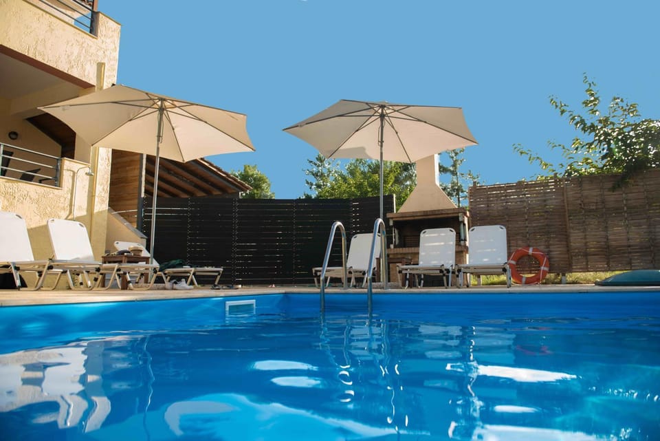 Swimming pool, Swimming pool