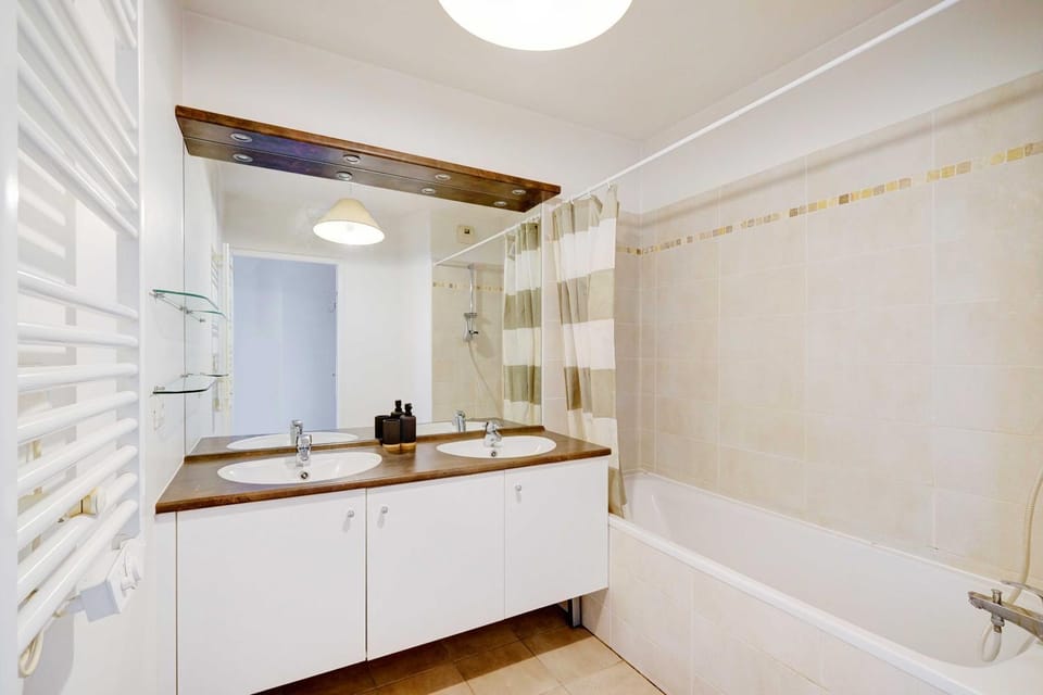 Bathroom, Bath