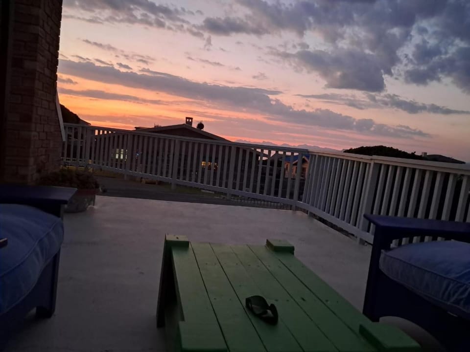 Patio, Balcony/Terrace, Mountain view, Sea view, Sunrise, Sunset
