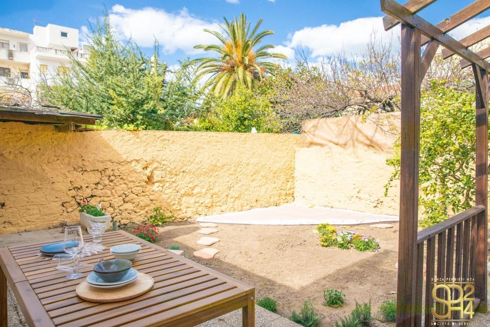 Garden, Dining area, Garden view