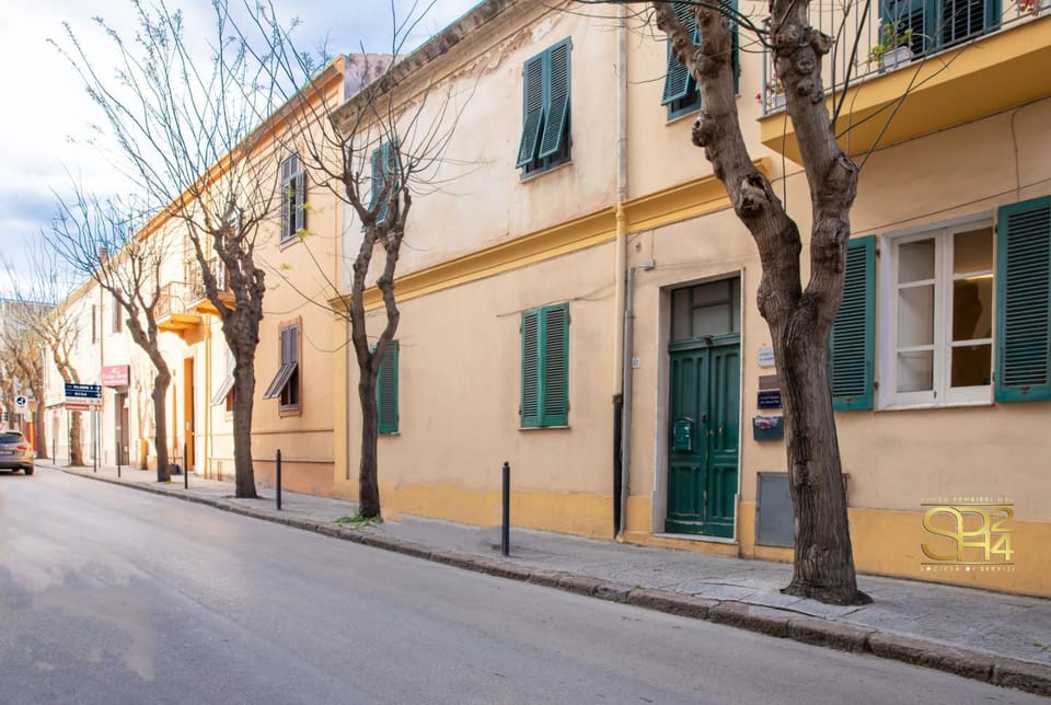 Property building, Street view
