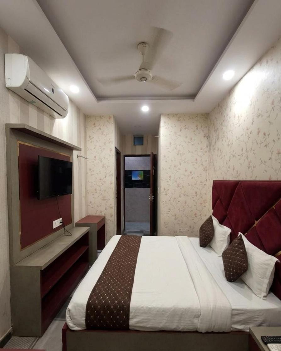 Hotel Cloud Inn Bed and Breakfast in Delhi