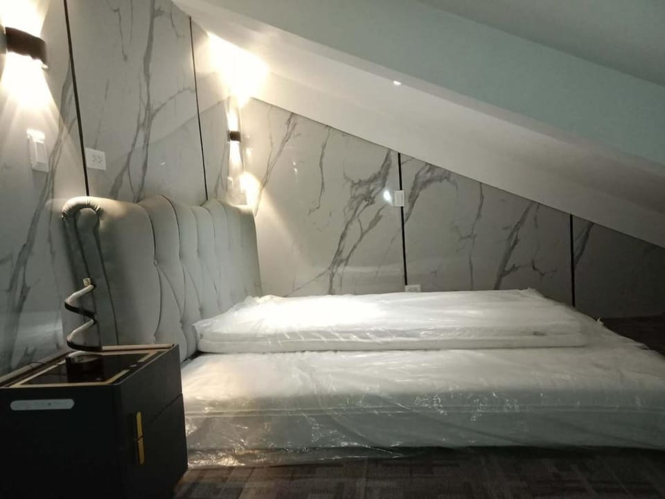 Modern Brand New Condo Stay Near NAIA Airport Apartment in Las Pinas