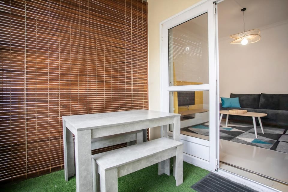 Walk to Beach Stylish two-bedroom in Pereybere Apartment in Grand Baie