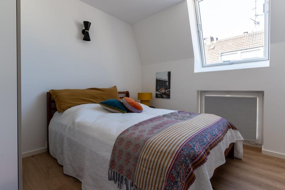Bed, Photo of the whole room, Bedroom
