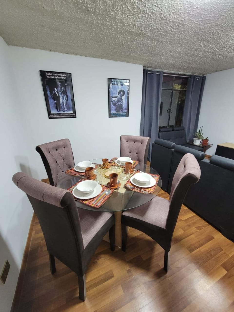 Living room, Food and drinks, Food