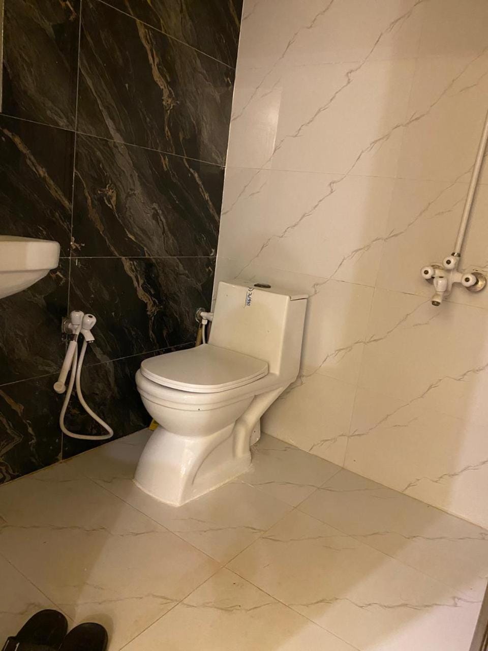 White Rose bNb Guest House Bed and Breakfast in Karachi