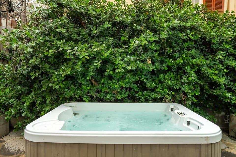 Luxury 4BR Garden Duplex Near the Beach Apartment in Tel Aviv-Yafo