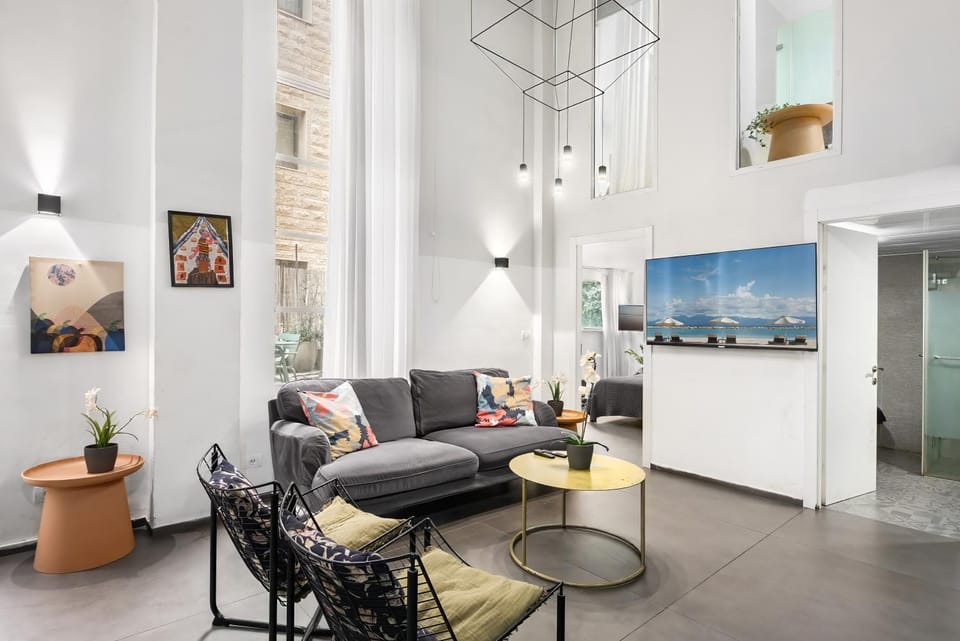 Luxury 4BR Garden Duplex Near the Beach Apartment in Tel Aviv-Yafo