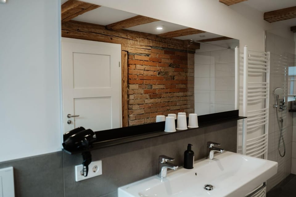 Shower, Bathroom, Decorative detail