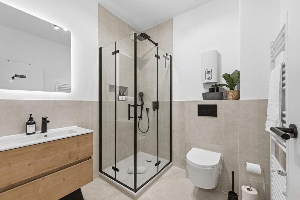 Shower, Toilet, Bathroom