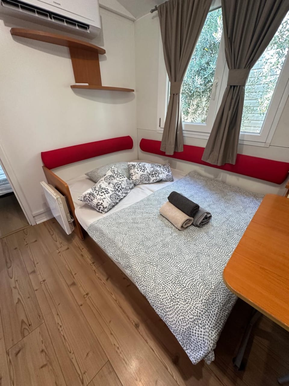 Mobile house Zvijezda Danica Campground/ 
RV Resort in Šibenik-Knin County, Croatia