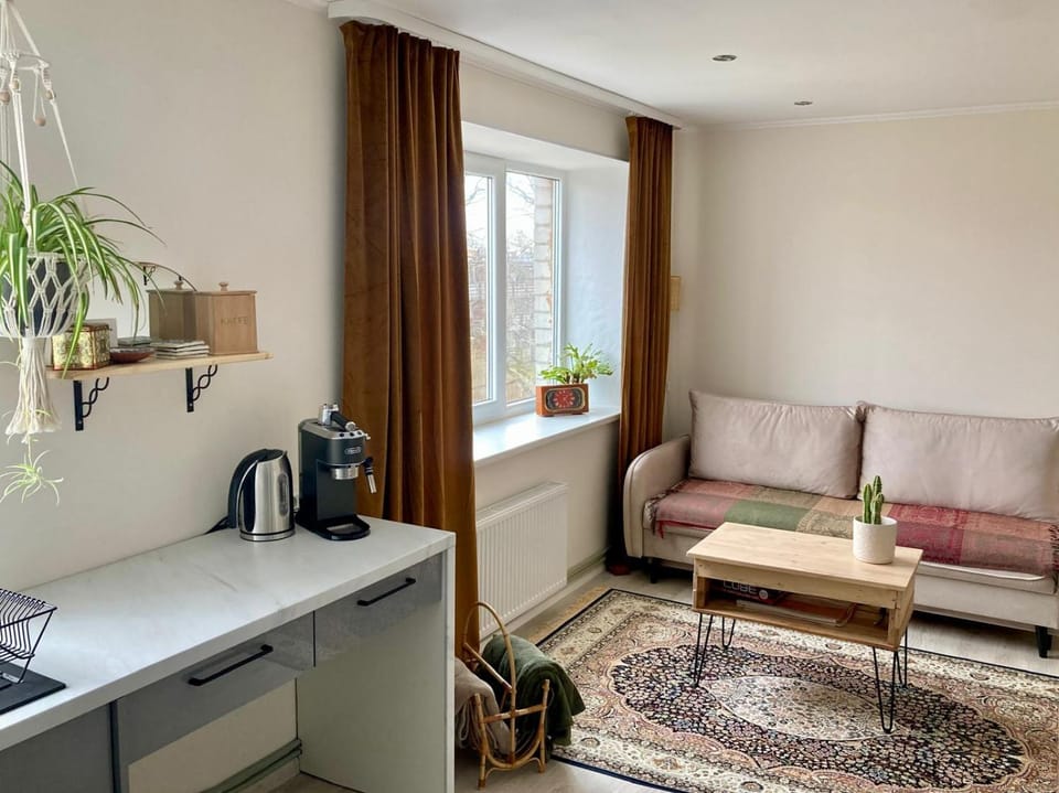 Coffee/tea facilities, Living room, Seating area