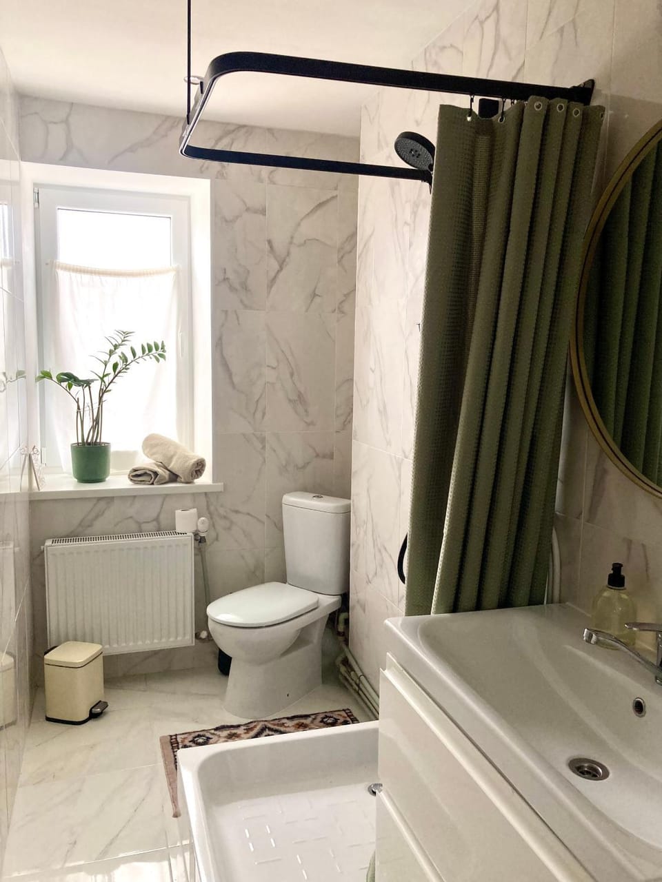 Shower, Toilet
