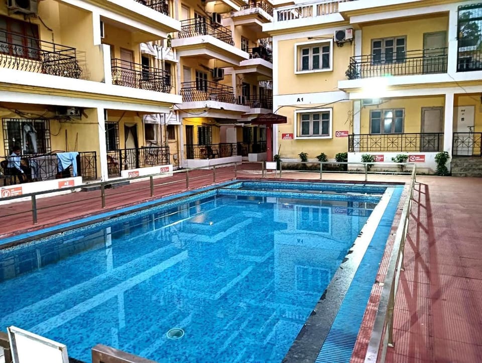 Swimming pool, Swimming pool