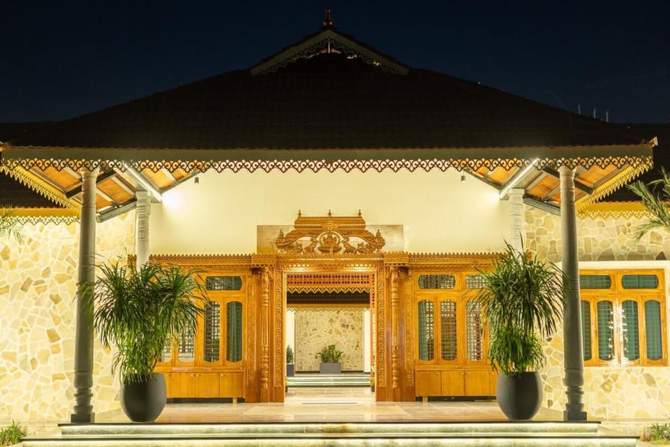 Facade/entrance