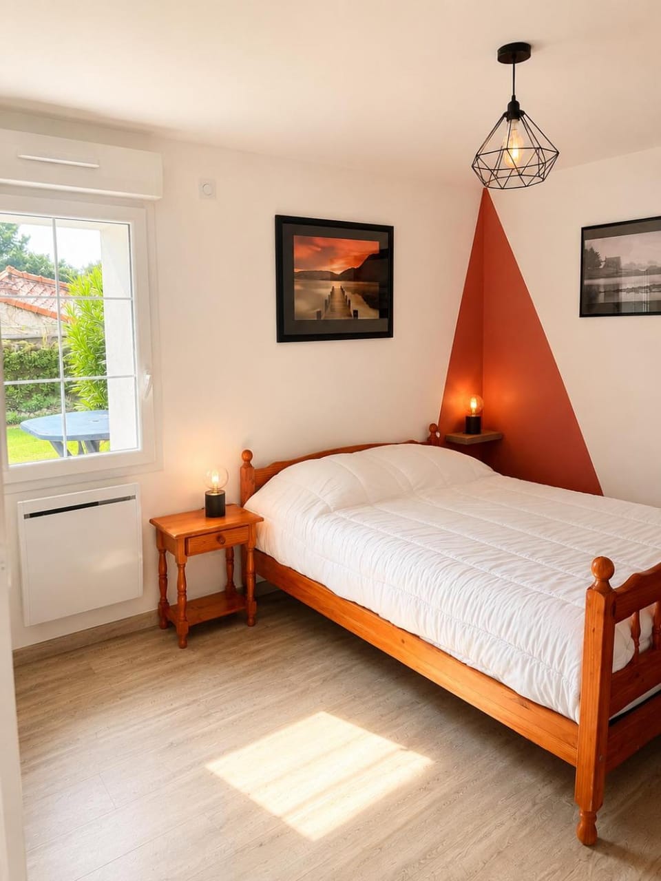 Bed, Photo of the whole room, Bedroom