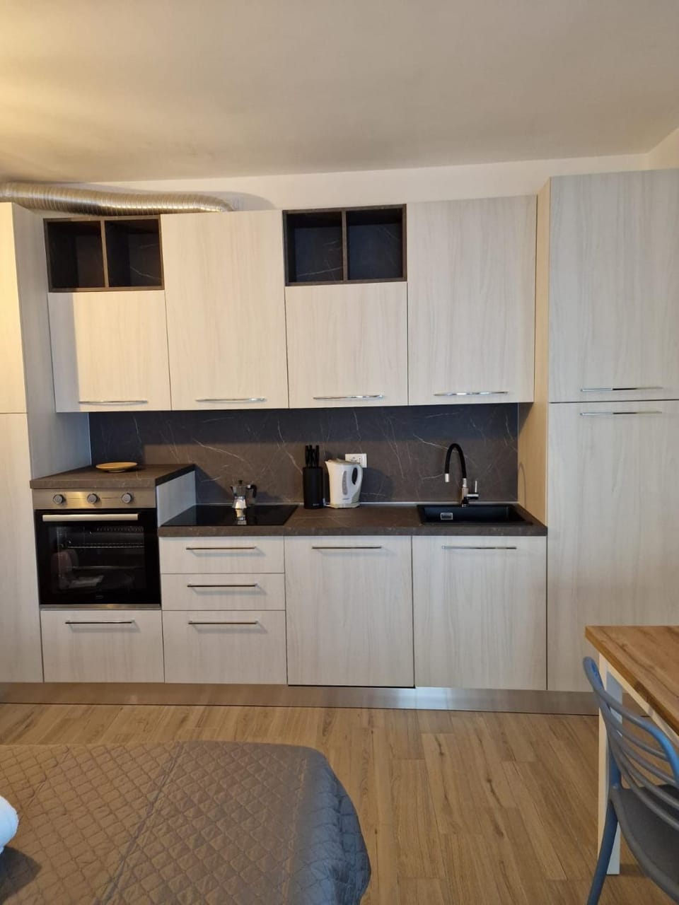 Coffee/tea facilities, Kitchen or kitchenette, Dining area, minibar, pet friendly, stove, toaster