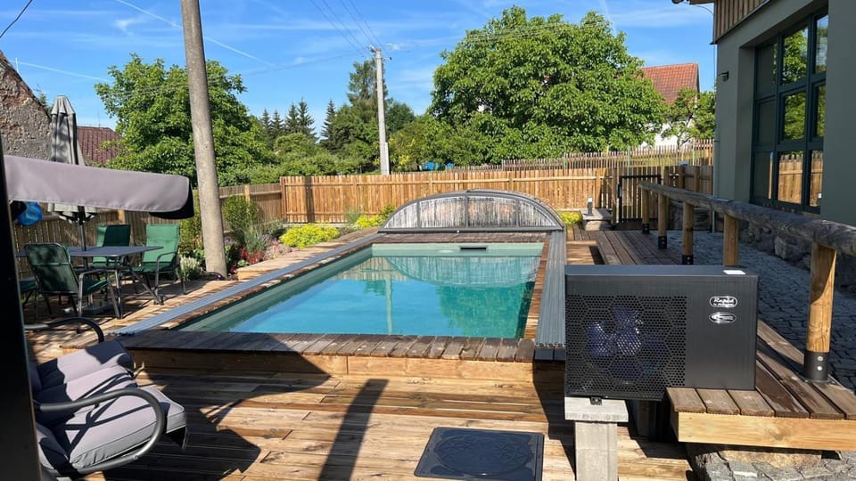 Garden, Swimming pool