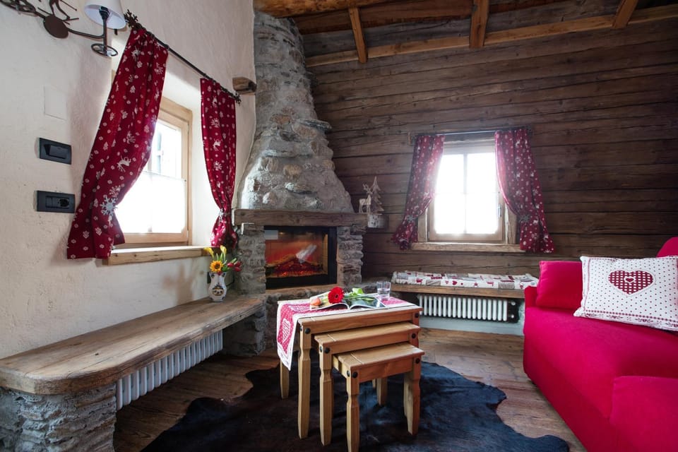 Living room, Decorative detail, Seating area, fireplace