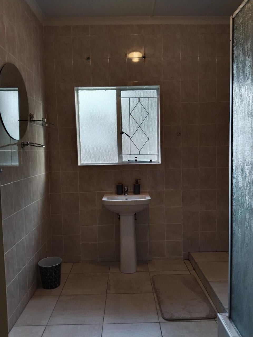 Five-Bedroom House at 27 Baobab Avenue, Birchleigh, Kempton Park, Backup Power Supply House in Gauteng