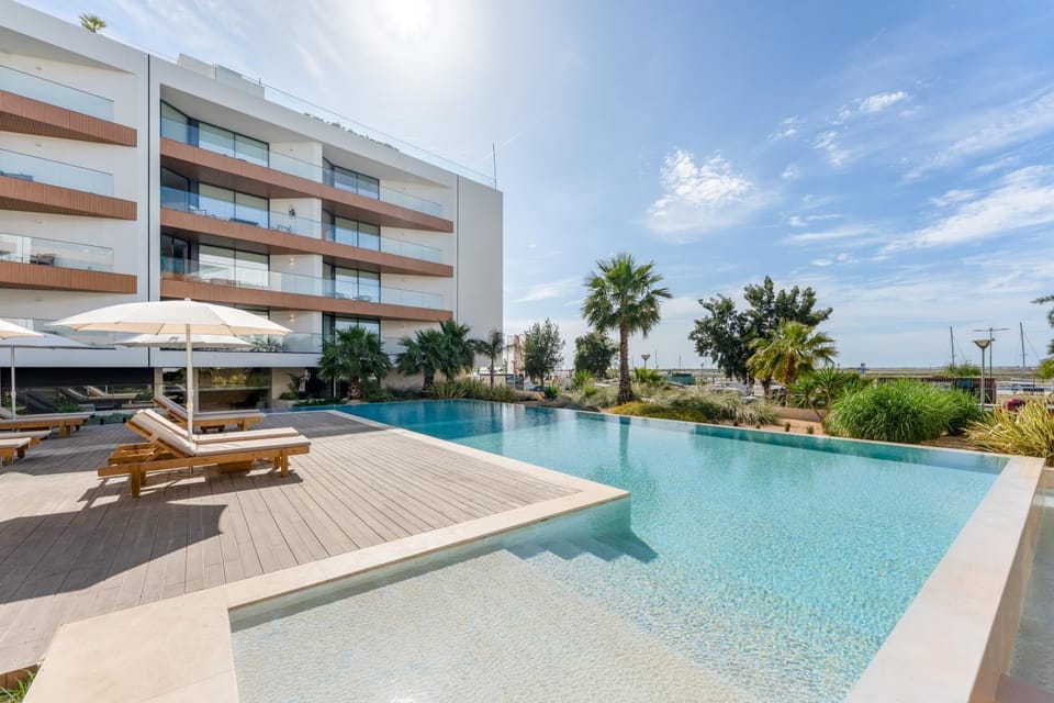 Riva Waterfront Apartment in Olhão