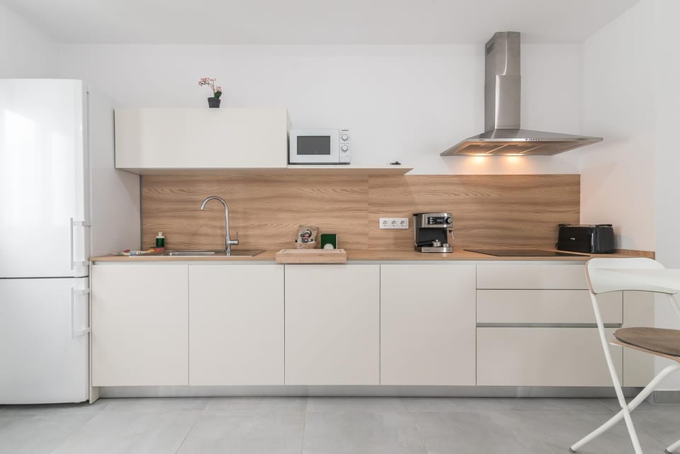 Home2Book Bright Retreat with Patio & Roof Access Apartment in Vecindario