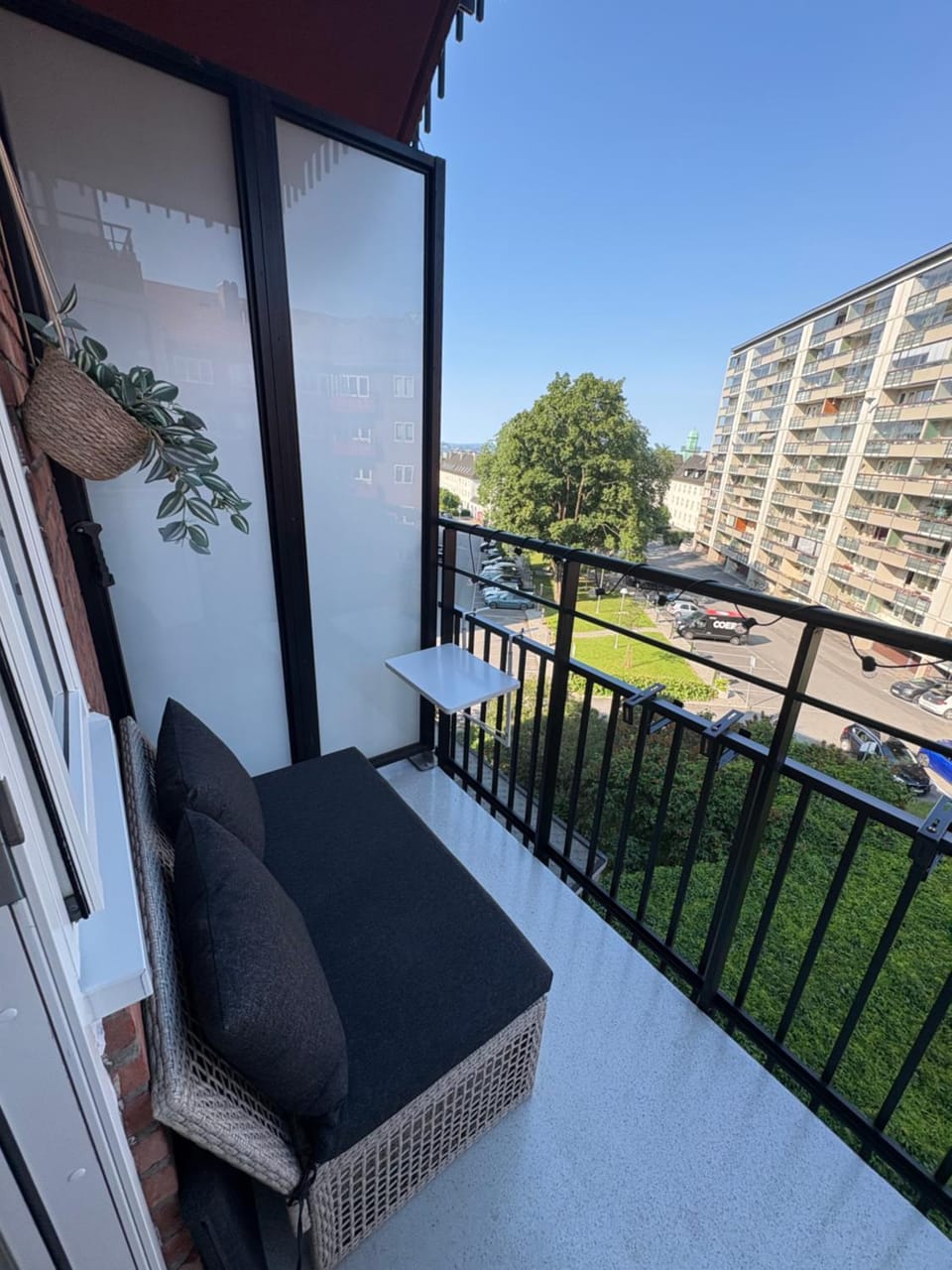 Central and cozy apartment with Dux bed and balcony Apartment in Oslo