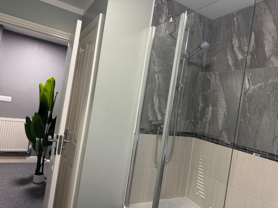 Ipswich Contractor & Holiday Stay - Parking x4 - Smart Access Vacation rental in Ipswich