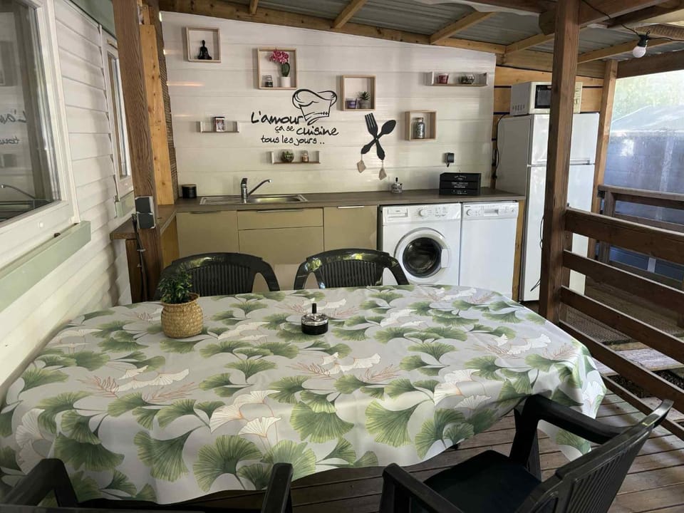 Mobil-home Le Ch'ti Gard Campground/ 
RV Resort in Occitanie