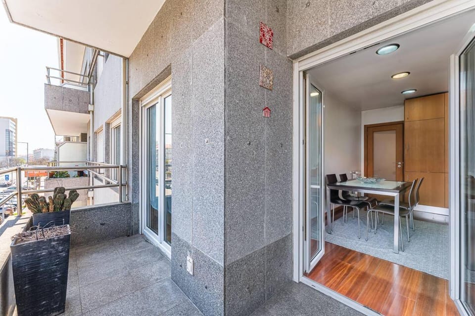 Patio, Kitchen or kitchenette, Dining area