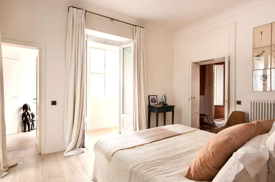 Bed, TV and multimedia, Photo of the whole room, Bedroom, internet, wardrobe