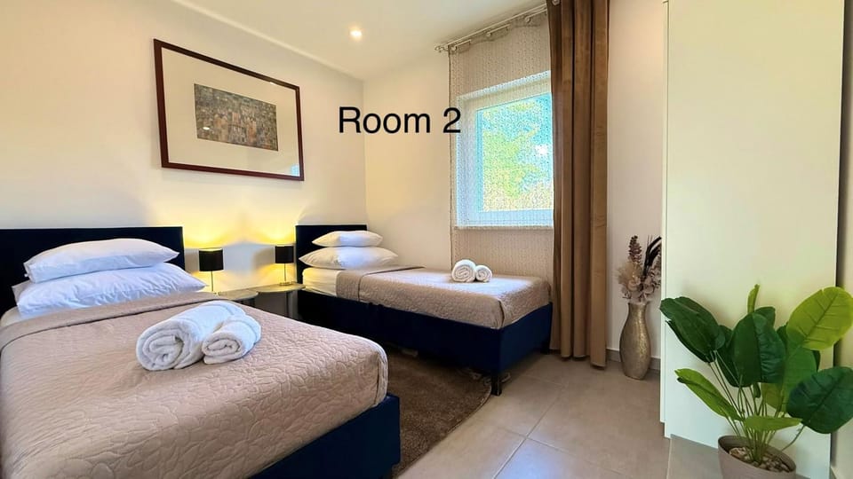 Bedroom, wardrobe