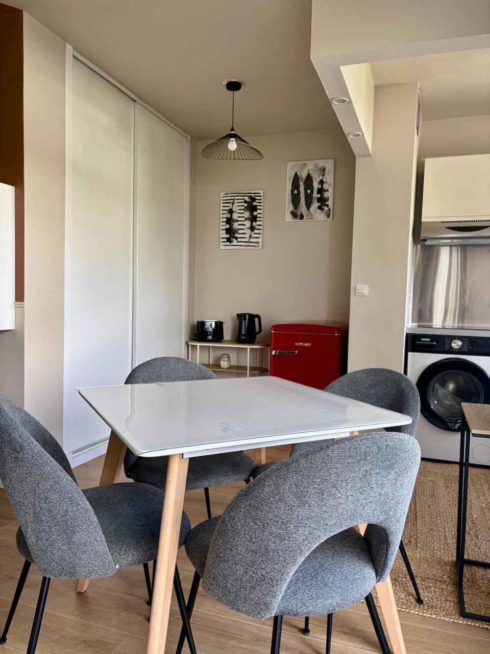 Dining area, Meals