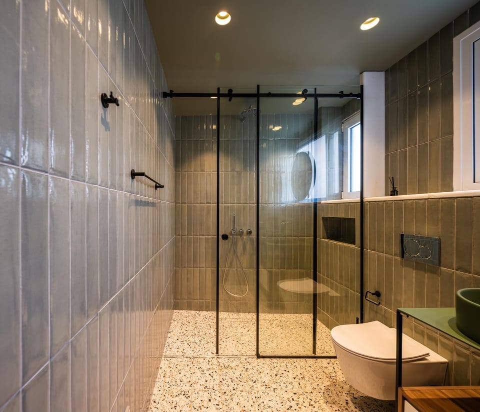 Shower, Toilet, Bathroom