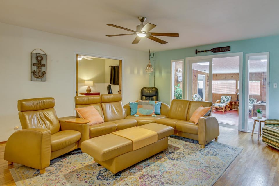 Mission Bay Gem Near Comic-Con: Patio & Bar/Lounge House in San Diego