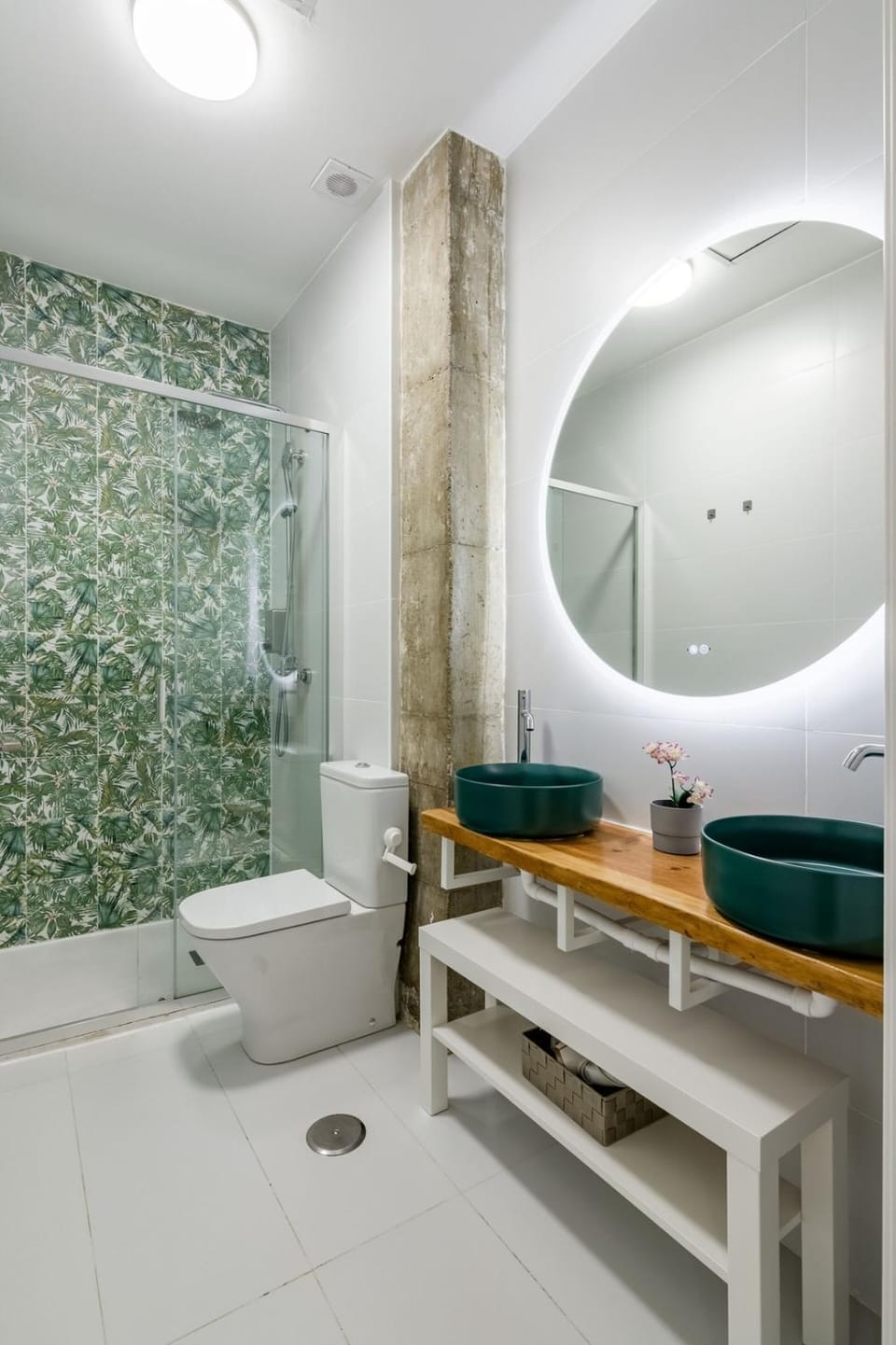 Madrid Ventas II, 6 bedrooms for 12 people Apartment in Madrid