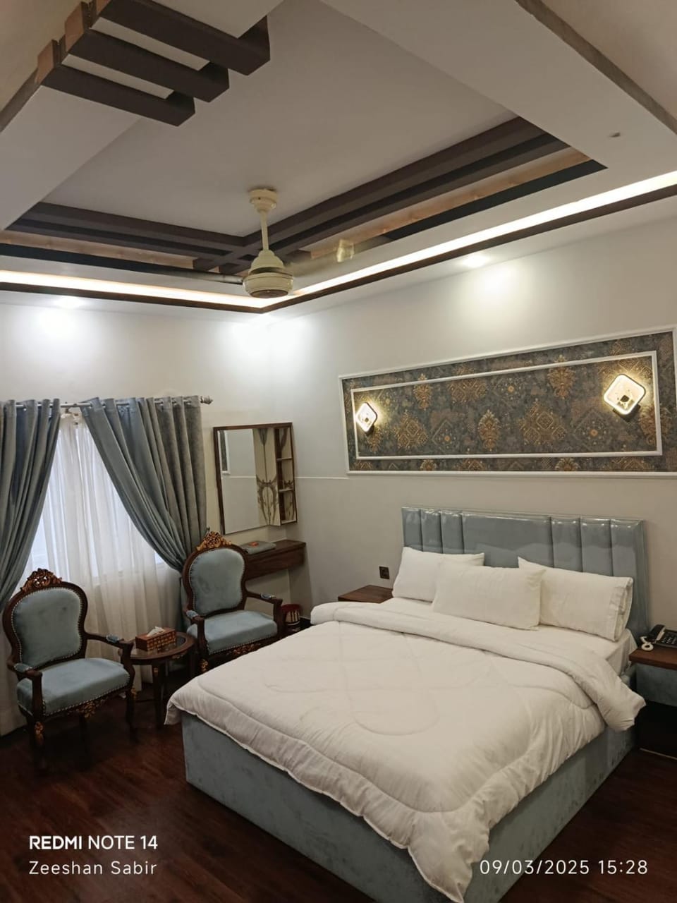 Photo of the whole room, Bedroom