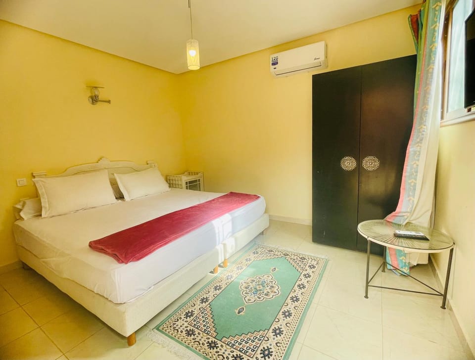 Living room, Photo of the whole room, Bedroom, towels