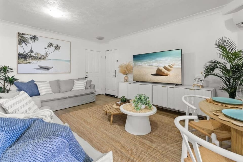 Ultimate Family Stay Sleeps 8 at Turtle Beach Resort Apartment in Mermaid Beach