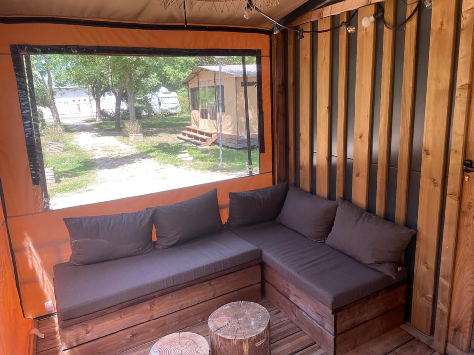 Camping Onlycamp les Cochards Campground/ 
RV Resort in Centre-Val de Loire